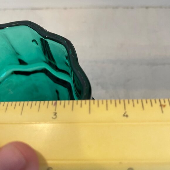 Set Of 4 Vintage Green Glass Small Tumblers Shot glasses or Candle Holders with - Picture 10 of 10